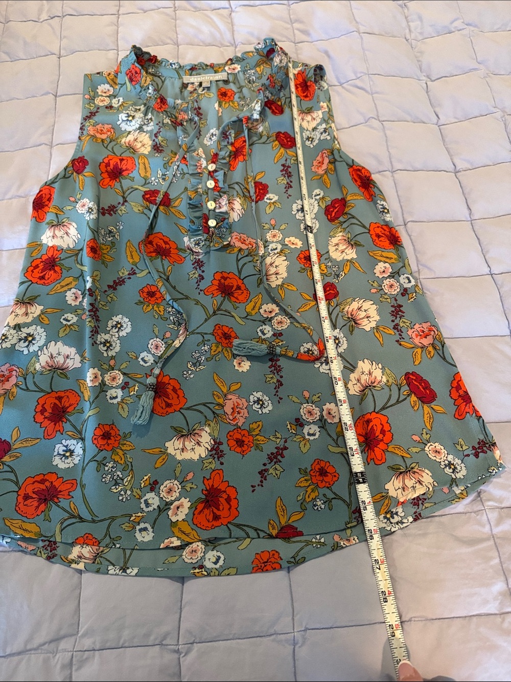 Sleeveless Floral Ruffle V-Neck Blouse - Picture 11 of 11